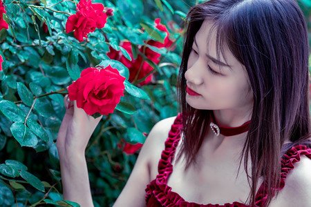 国台办：正告民进党当局 闹剧不断上演只会自取其辱